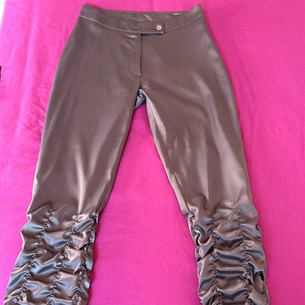 3/4 length gray satin ruched pants